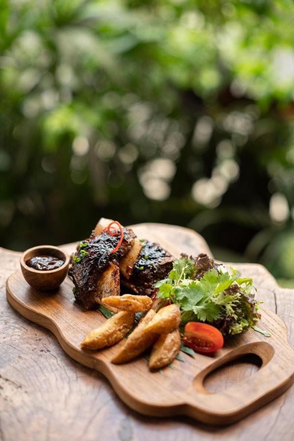 Vije Boutique Resort & Spa Ubud  Exterior photo